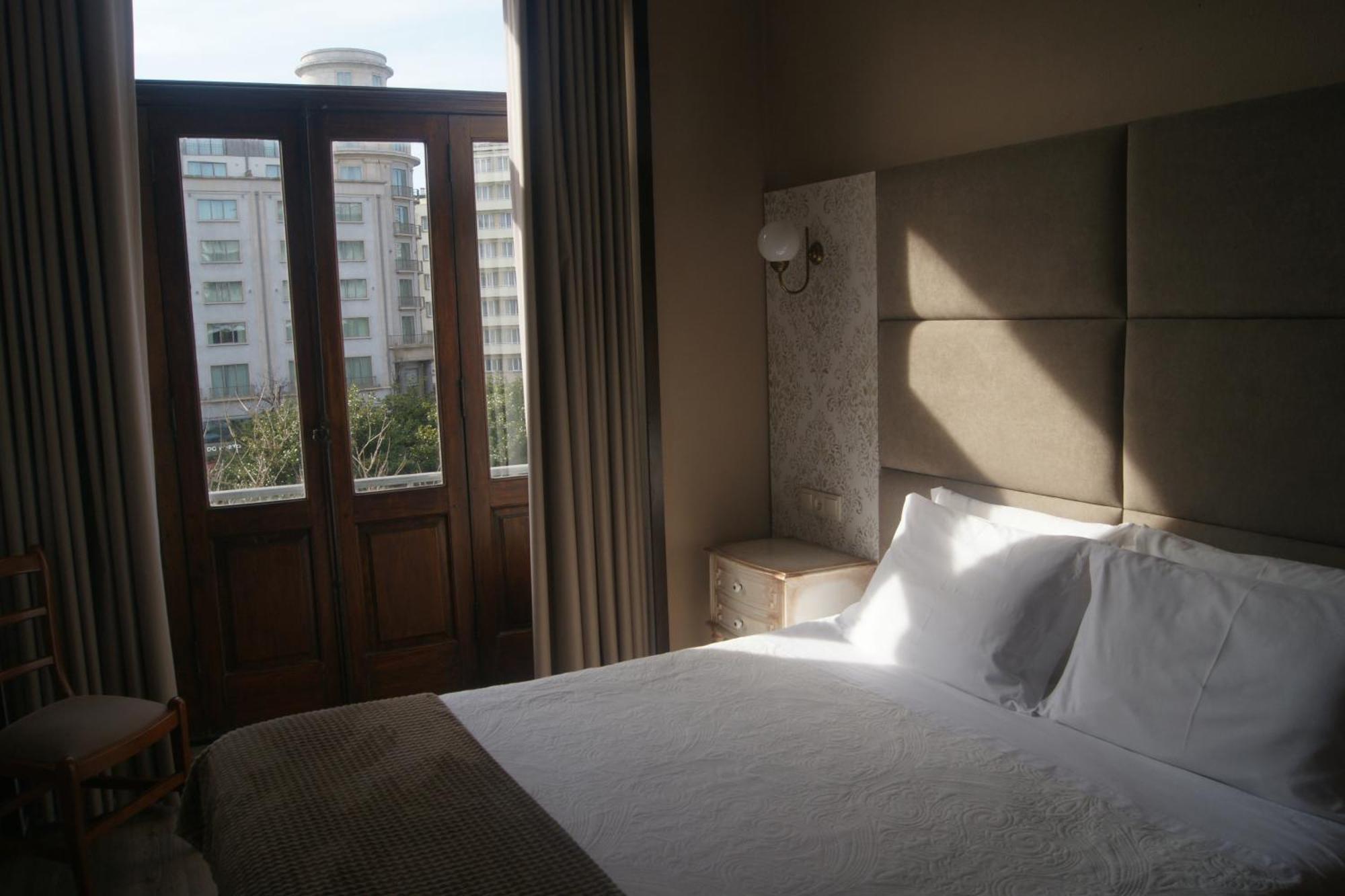Hotel Chique Aliados Порто Екстериор снимка